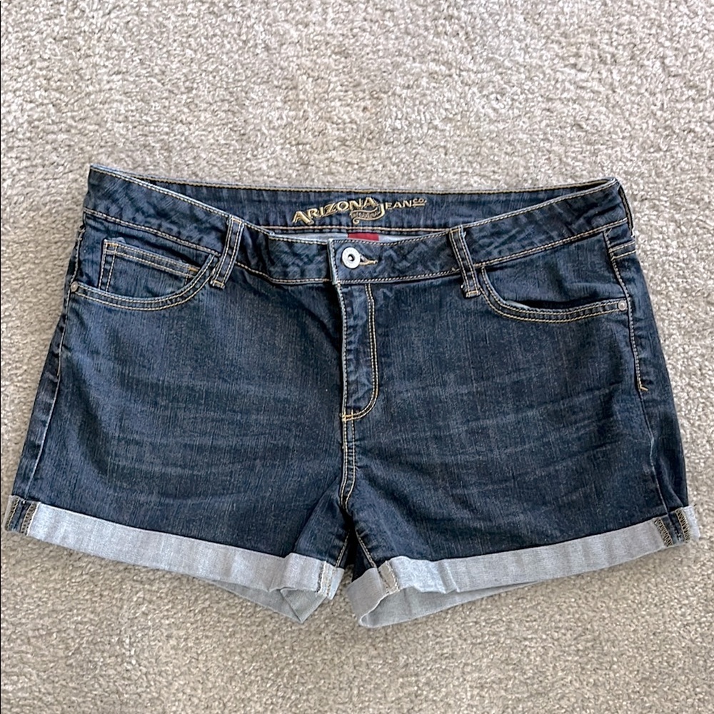 Arizona Jean Company juniors Blue Jean Shorts. Size:15. Gently Used.
